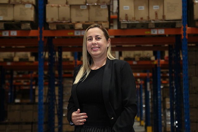 Luciana_FM_CamaraFria