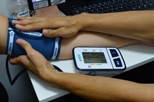 Pacientes com hipertensão, batimentos cardíacos irregulares, tabagismo e falta de exercícios físicos são fatores de risco para o AVC