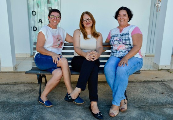 Coordenadoras e voluntárias do projeto Mãe Solo, em Uruaçu (GO) - Suzivane de Freitas, Maíres Oliveira e Daíza Moreira