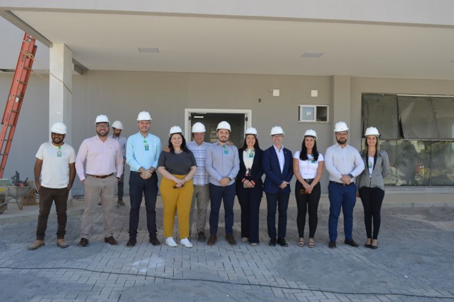 Equipes da SES e Hetrin vistoriam obras do novo Pronto-Socorro da unidade