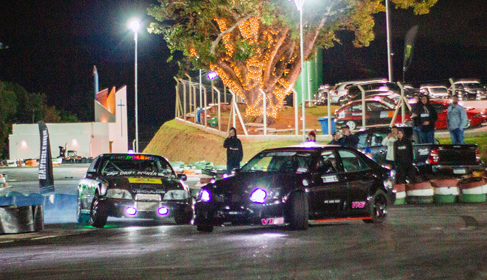 Pilotos durante a batalha final creditos @pitstopio